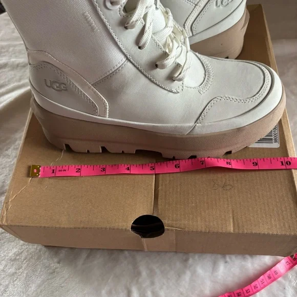 UGG Women's The Ugg Lug Lace-Up Platform Boots White/Cream Size 5 - Picture 14 of 16